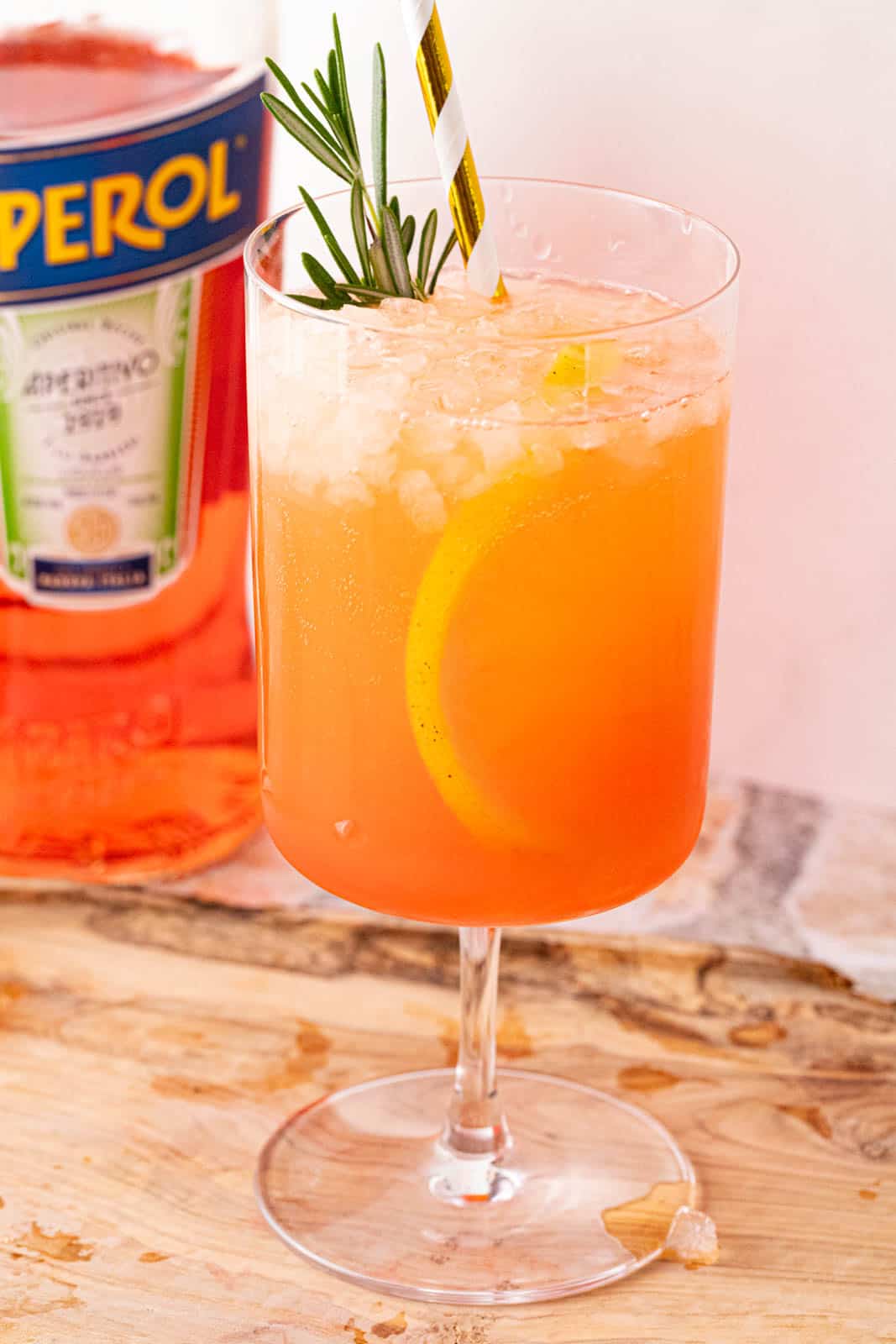 Grapefruit Aperol Spritz Recipe (Light Summer Cocktail)