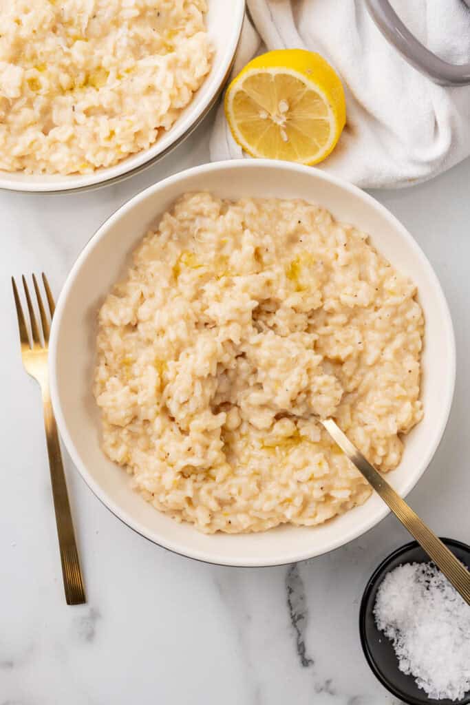 A bowl of risotto al limone.